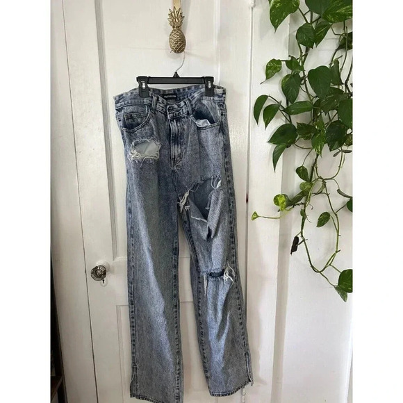 PrettyLittleThing women’s size 14 ripped jeans - Picture 1 of 8